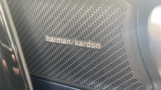 Volvo XC40 2.0 B3P Ultra Dark 5dr Auto Petrol Estate